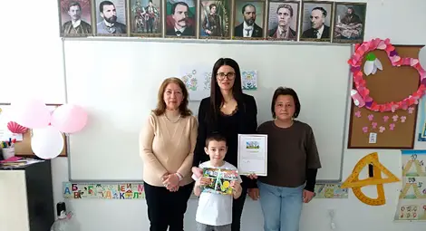 С мини концерт на барабани в Образователен център &bdquo;Малвина&ldquo; празнуваха щастието