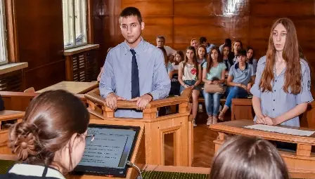 Над 1300 ученици от Математическата са придобили правни познания Над 1300 ученици от Математическата са придобили правни познания