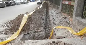 Разкопаха прясно поставения асфалт  по улиците „Байкал“ и „Юндола“