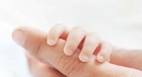 Шок! Добричлийка се отказа от осиновено здраво момиченце заради куче