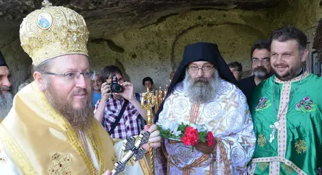 Антоний пое Басарбовския манастир на Преображение Антоний пое Басарбовския манастир на Преображение