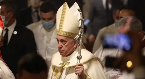 Оперираха папа Франциск