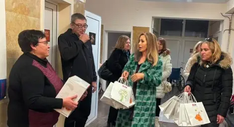 Дамите от Лайънс клуб &bdquo;Колю Фичето&ldquo; с дарение на Бабинден