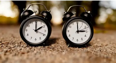 Продължаваме да въртим стрелките на часовника пролет и есен до общоевропейско решение Продължаваме да въртим стрелките на часовника пролет и есен до общоевропейско решение