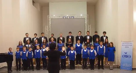 Хор &bdquo;Свети Георги&ldquo; изненада с &bdquo;Аве Мария&ldquo; на коледен концерт