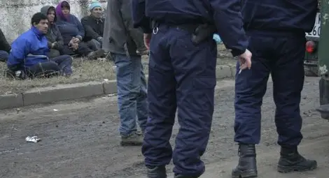 Охранители погнаха със стрелба налитаща на старо желязо ромска шайка Охранители погнаха със стрелба налитаща на старо желязо ромска шайка