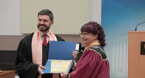 Двигателят на иновациите в лицево-челюстната хирургия на УМБАЛ &bdquo;Медика Русе&ldquo; проф. Николай Янев получи професорската си диплома