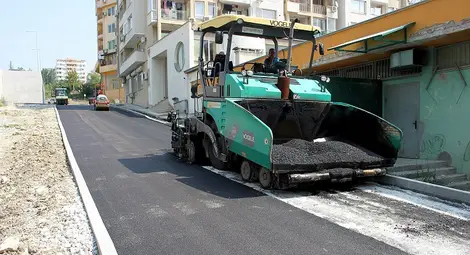 Асфалтират пред блок 30 в &bdquo;Дружба 3&ldquo; след края на големите улични ремонти