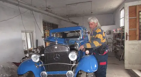 88-годишен &bdquo;Мерцедес&ldquo; на петролен милионер дефилира на ретропарада