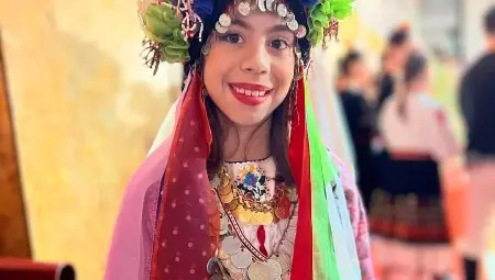 Малката Вали, която танцува наравно с големите: Изморена съм, но когато чуя тъпана, скачам и заигравам!