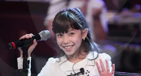 Звезди пеят и танцуват  за училището в Бъзън