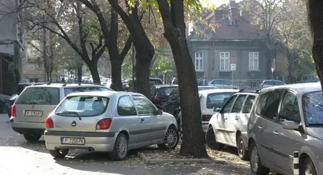 26 160 лева глоби за паркиране по тротоари