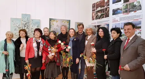 Мартенска изложба обединява сътворено от жени изкуство от двете страни на Дунав