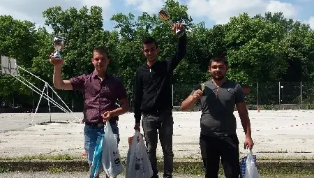 Победителите в категория &bdquo;Автомобили&ldquo; Теодор Тодоров, Седат Захиров и Златан Златанов.