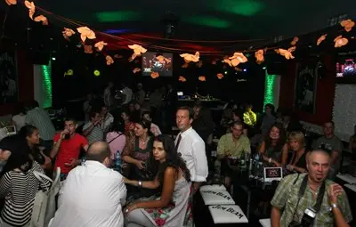 Дискотеки отварят въпреки забраната