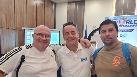 Община Русе получи знамето за град домакин на Световното първенство по драконови лодки през 2025 г.