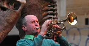 Русенчета учат азбуката на джаза  с тромпетиста Венцислав Благоев