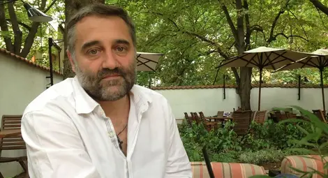 Александър Секулов споделя с русенци  колекцията си от любовни изречения