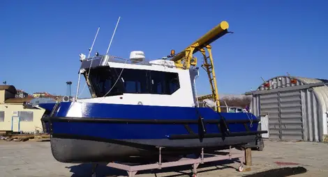 Новият хидрографски катер пристигна на колела в Русе