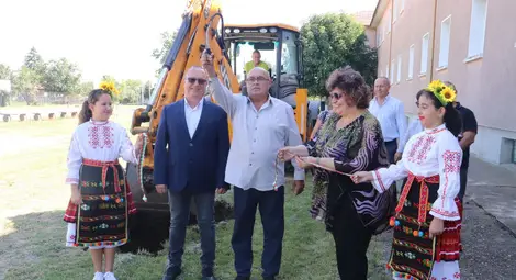 Започна изграждането на физкултурен салон в единственото  средно училище в Сливо поле