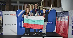 Русенско трио донесе триумф за България на най-голямото международно състезание по роботика