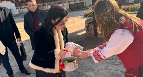 Басарбово отпразнува Бабинден с традиционни обичаи и признание към акушерите Басарбово отпразнува Бабинден с традиционни обичаи и признание към акушерите