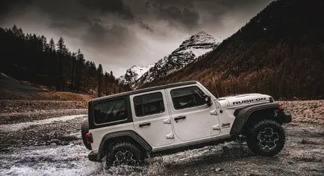 Новият Jeep® Wrangler 4xe е най-мощният, ефективен, екологичен, свързан и високотехнологичен Wrangler досега /галерия/ Новият Jeep® Wrangler 4xe е най-мощният, ефективен, екологичен, свързан и високотехнологичен Wrangler досега /галерия/