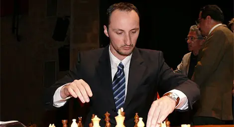 Топалов с първа победа на супертурнира в Сейнт Луис