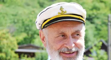 Сашо Попов празнува юбилей с приятели и каяци по Дунава