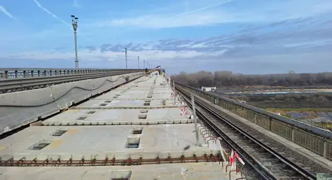 340 метра панели са подменени на Дунав мост при Русе, в края на март ще бъде ограничено движението по съоръжението за около 24 часа