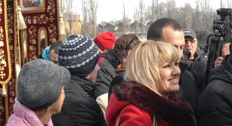 Вижте фамозната депутатка Анна Баракова на Йордановден в Пловдив /галерия/