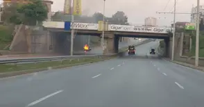 Преминаващи шофьори спасиха пламнала в движение кола