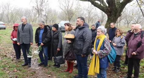 С панихида в местността Бальов дол бе почетена паметта на избитите от комунистите русенски интелектуалци&nbsp;