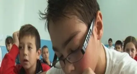 Заради смяна на ръководството на Фонда за лечение 9-годишният Алекс може да ослепее