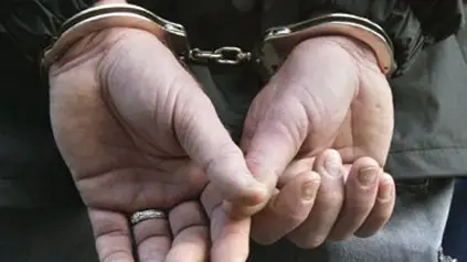 Пиян домашен подпалвач задържан заради съпротива на ченгета