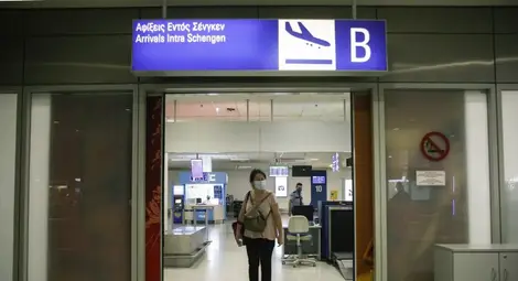 Гърция удължава ограниченията за международни авиопътници до 8 март Гърция удължава ограниченията за международни авиопътници до 8 март
