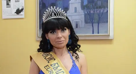 С шоколад и кока-кола свестявали Мисис България Пламена Червенкова