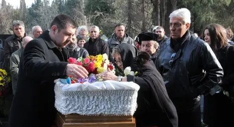 Една година без Гого