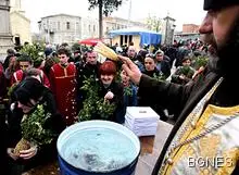 Науката срещу църквата: Светената вода е опасна за здравето 