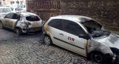 В Пловдив написаха некролог на ЕВН, 2000 протестиращи в Димитровград блокираха пътя за Хасково