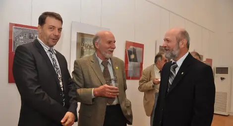 Випуските на Девическата гимназия се срещнаха на изложба в музея