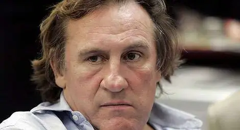 Депардийо катастрофира на градус в Париж