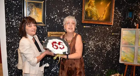 Виолета Радкова преведе приятели  и почитатели &bdquo;През годините&ldquo;