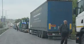 Софиянци надзирават отпушването на тапата на Дунав мост