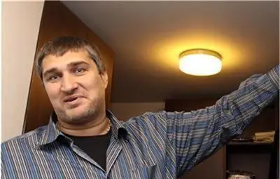 Любо Ганев стана дядо. Той: Може да съм дядо, ама не си лягам с баби