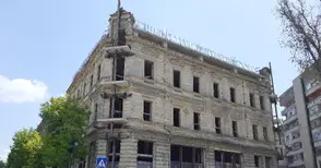 Собственикът на „Севастопол“ се отказа от ремонта, имотът пак е на пазара