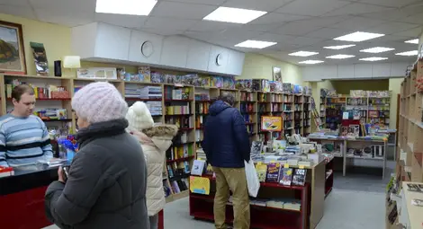 Книжарница &bdquo;Хермес&ldquo; посреща книгомани на новия си адрес