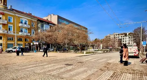 Изпълнителят на повдигнатото кръстовище при Халите ще го ремонтира за своя сметка