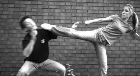 Древна българска техника, секретна досега, учи дамите как да повалят насилник за 3 секунди