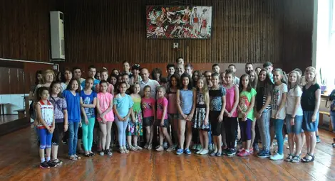 Кметът гостува на &bdquo;Русчуклийче&ldquo; в обновената зала за репетиции